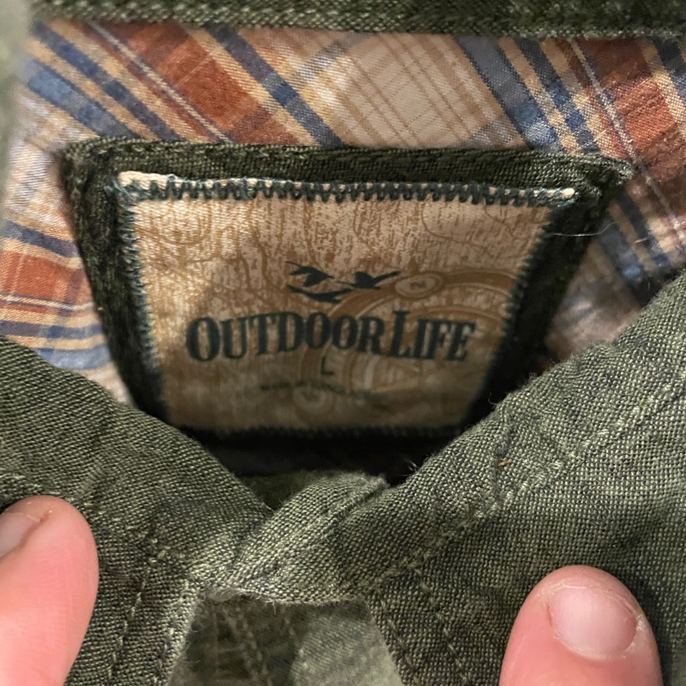 LG outdoor life button up